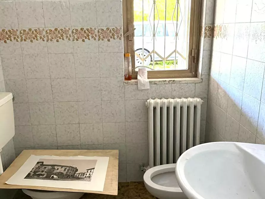 Immagine 7 di Villa in vendita  a Capannori