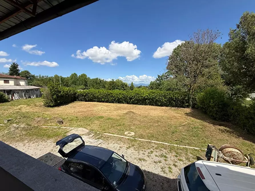 Immagine 14 di Villa in vendita  a Capannori