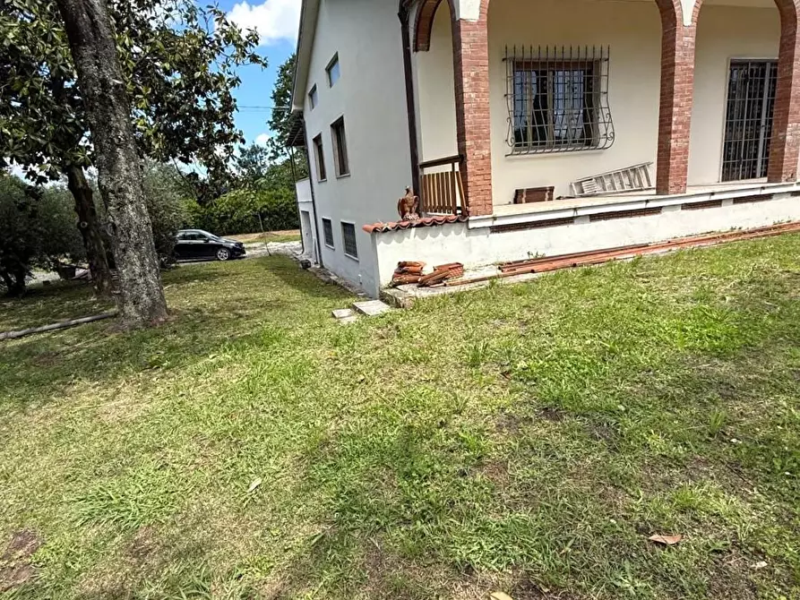 Immagine 32 di Villa in vendita  a Capannori
