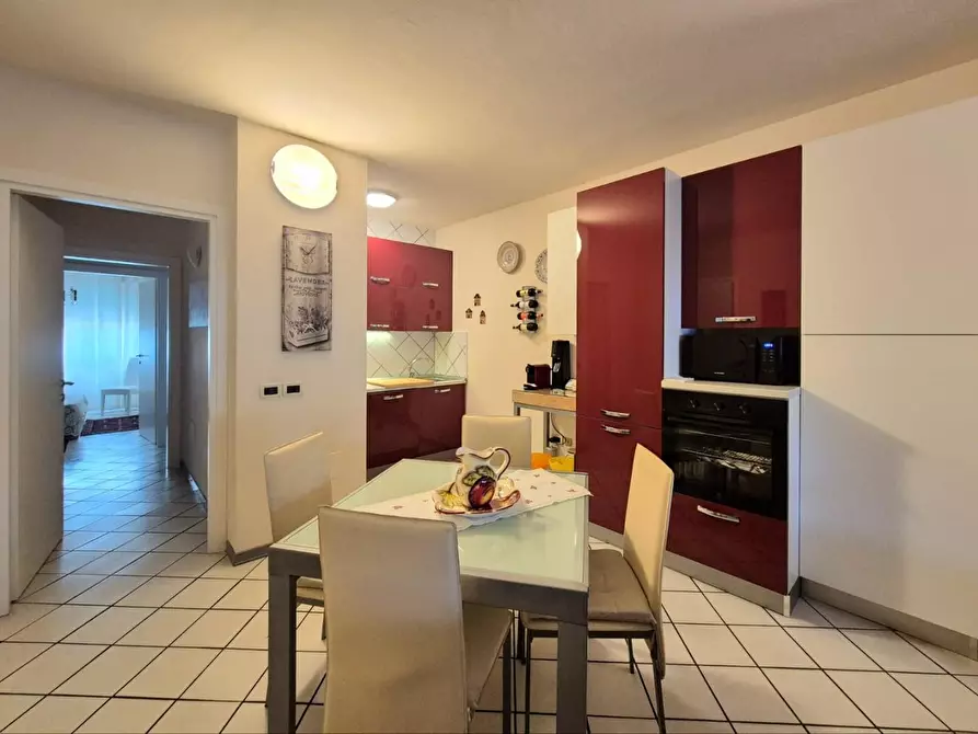 Immagine 4 di Appartamento in vendita  a Lucca