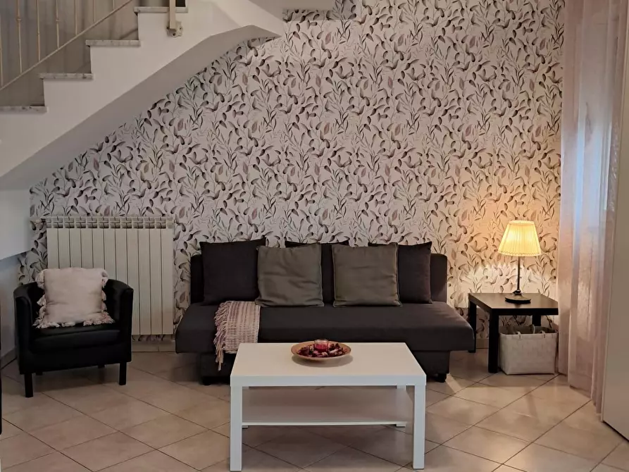 Immagine 5 di Appartamento in affitto  a Carrara