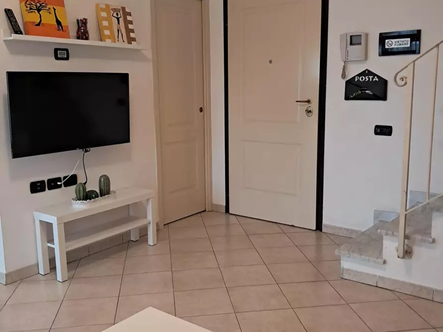 Immagine 2 di Appartamento in affitto  a Carrara