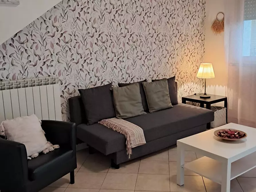 Immagine 6 di Appartamento in affitto  a Carrara