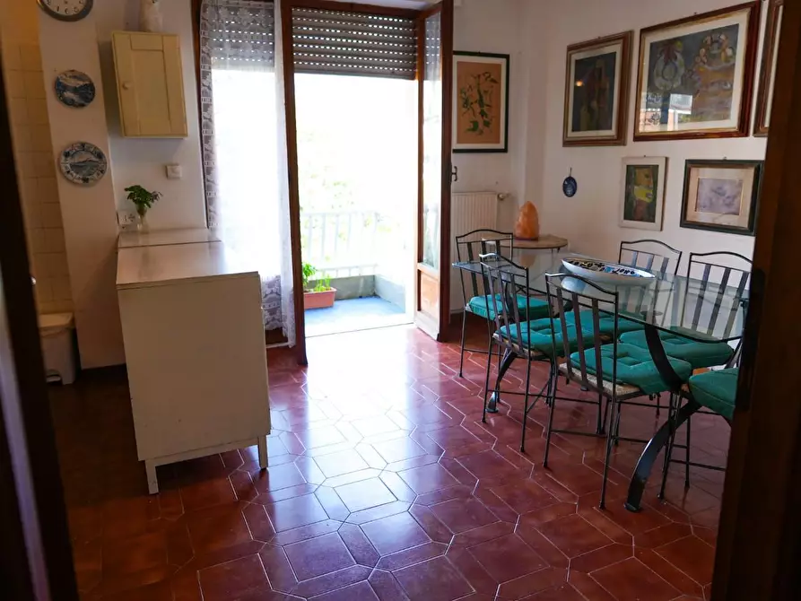 Immagine 4 di Appartamento in vendita  a Massa