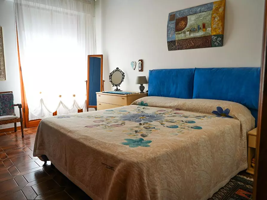 Immagine 10 di Appartamento in vendita  a Massa