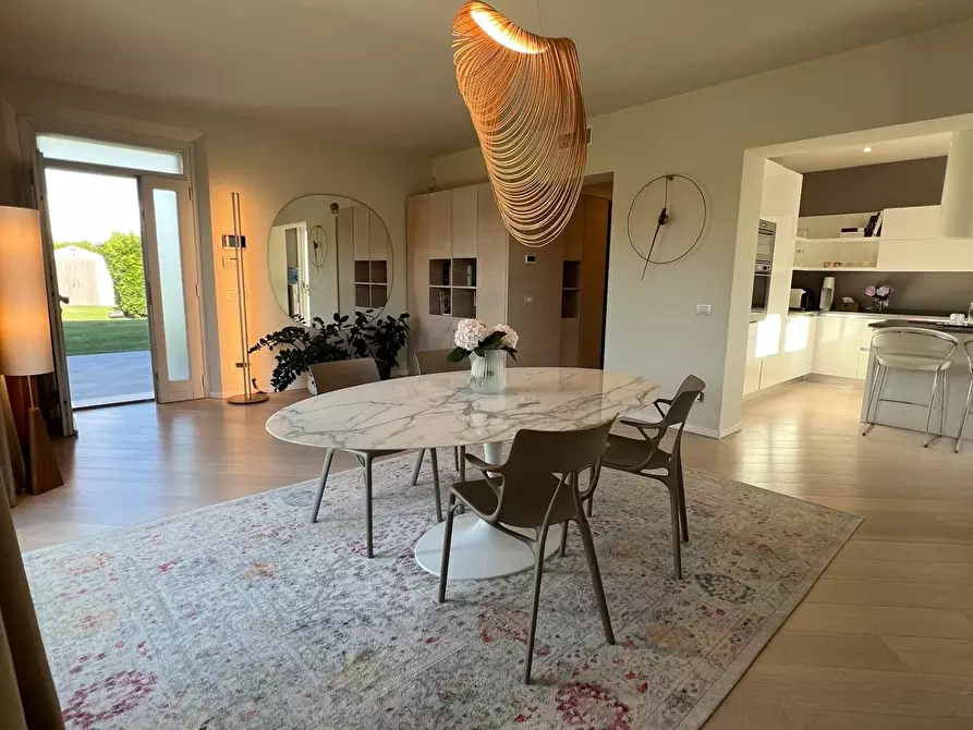 Immagine 63 di Villa in vendita  a Capannori