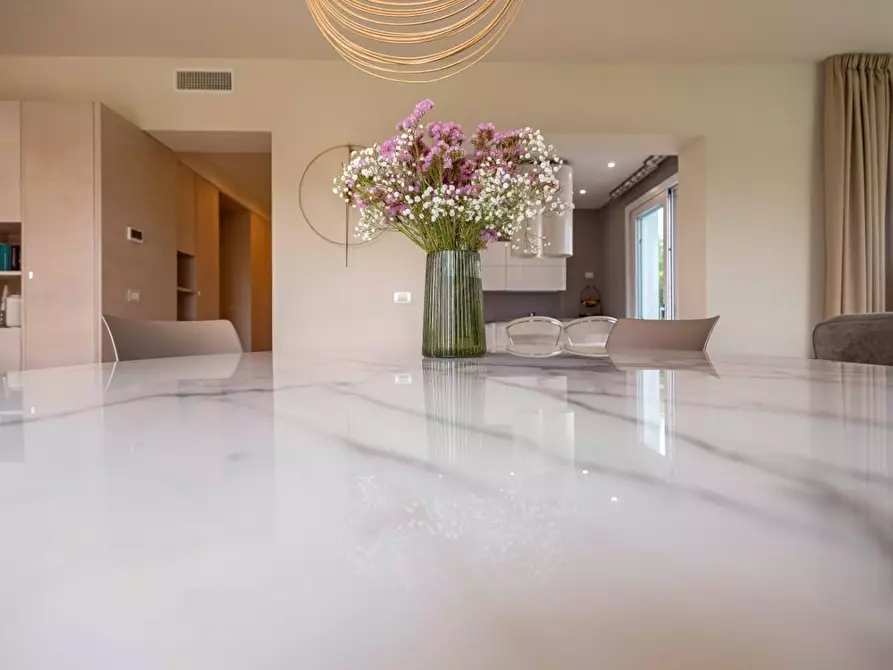 Immagine 25 di Villa in vendita  a Capannori