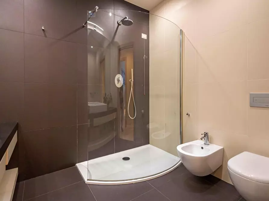 Immagine 32 di Villa in vendita  a Capannori