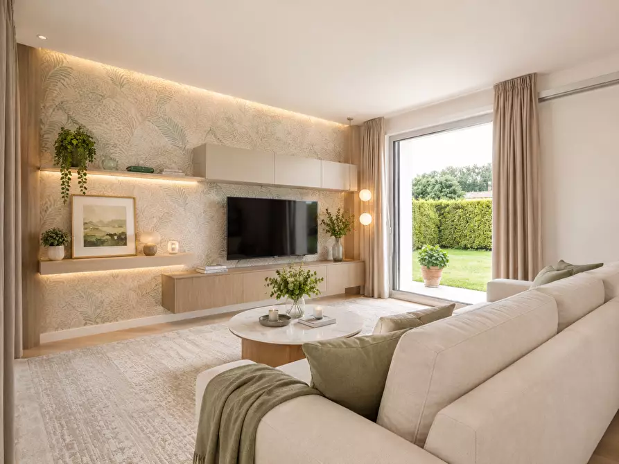 Immagine 8 di Villa in vendita  a Capannori