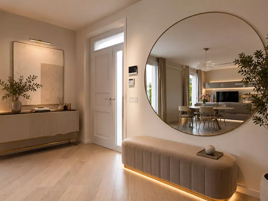 Immagine 7 di Villa in vendita  a Capannori