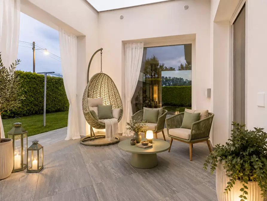 Immagine 13 di Villa in vendita  a Capannori