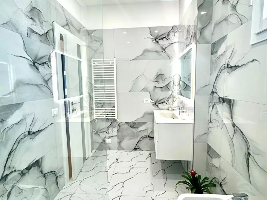 Immagine 40 di Appartamento in vendita  a Empoli