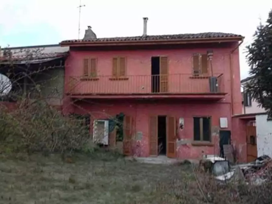 Immagine 1 di Villa in vendita  a Zeme