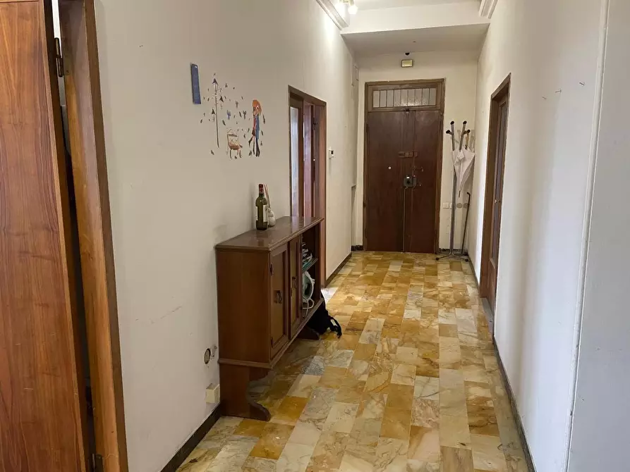 Immagine 2 di Appartamento in vendita  a Siena