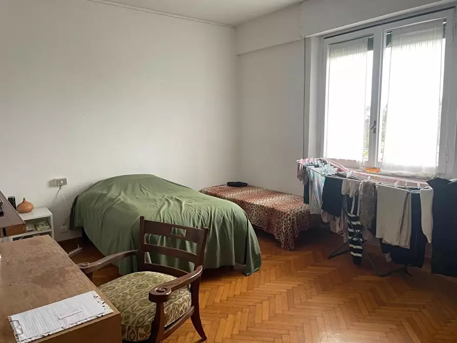 Immagine 12 di Appartamento in vendita  a Siena