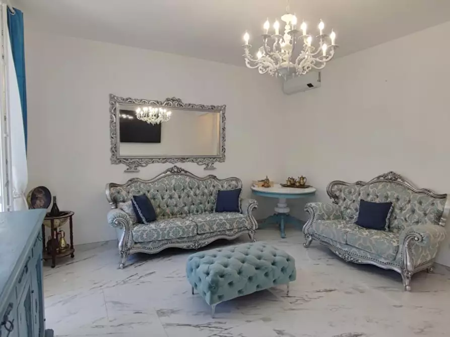 Immagine 14 di Villa in vendita  a Viareggio