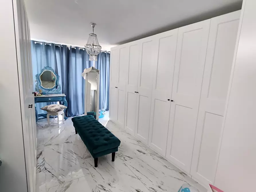 Immagine 46 di Villa in vendita  a Viareggio
