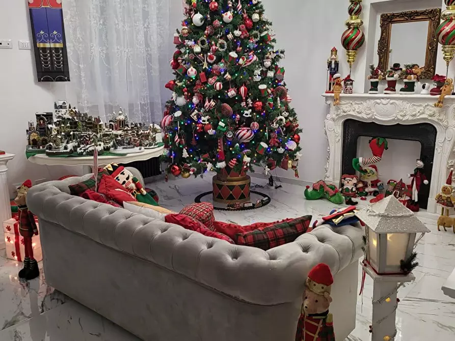 Immagine 32 di Villa in vendita  a Viareggio
