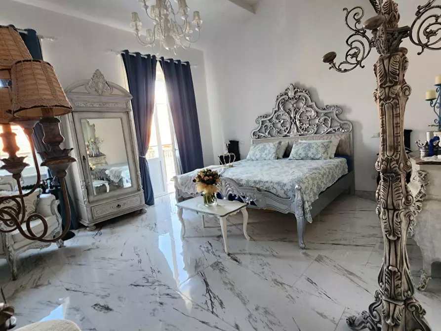 Immagine 49 di Villa in vendita  a Viareggio