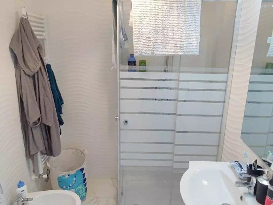 Immagine 13 di Villa in vendita  a Viareggio