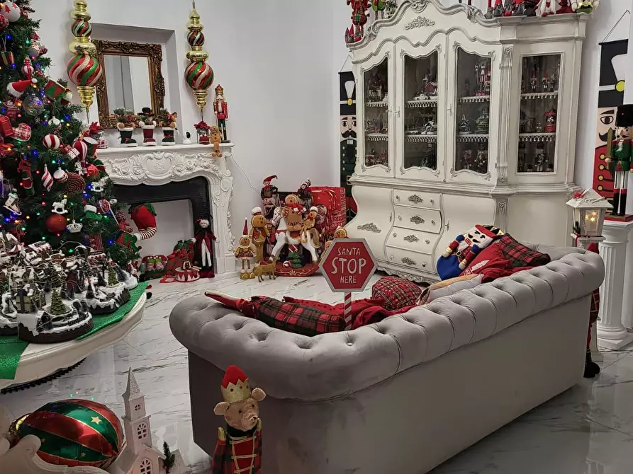 Immagine 36 di Villa in vendita  a Viareggio