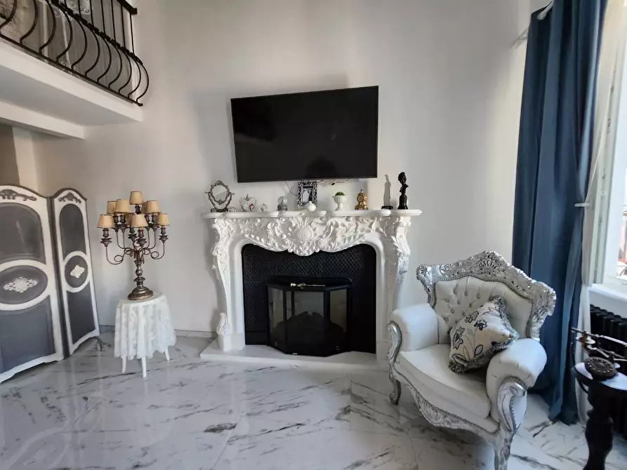 Immagine 48 di Villa in vendita  a Viareggio