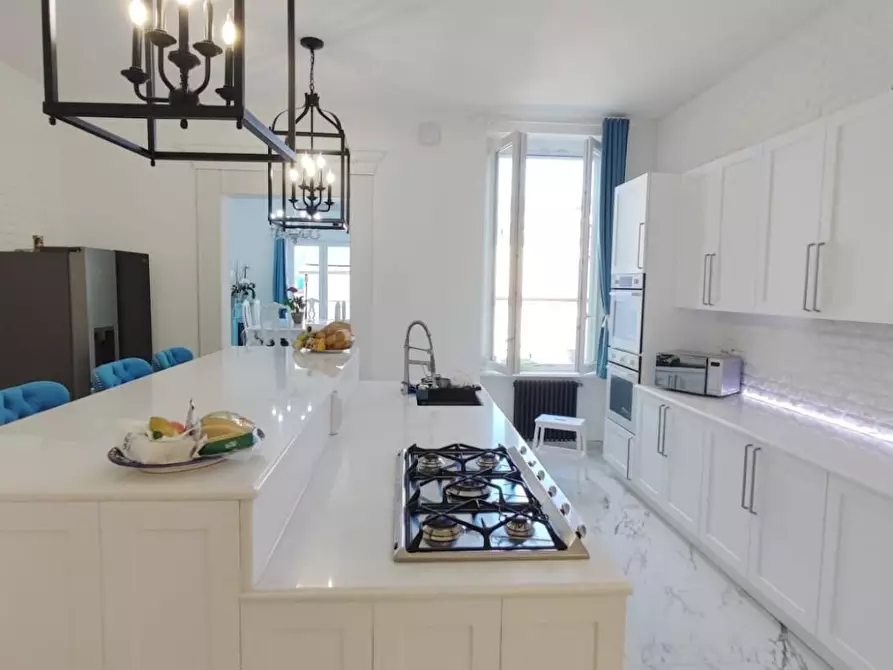 Immagine 8 di Villa in vendita  a Viareggio