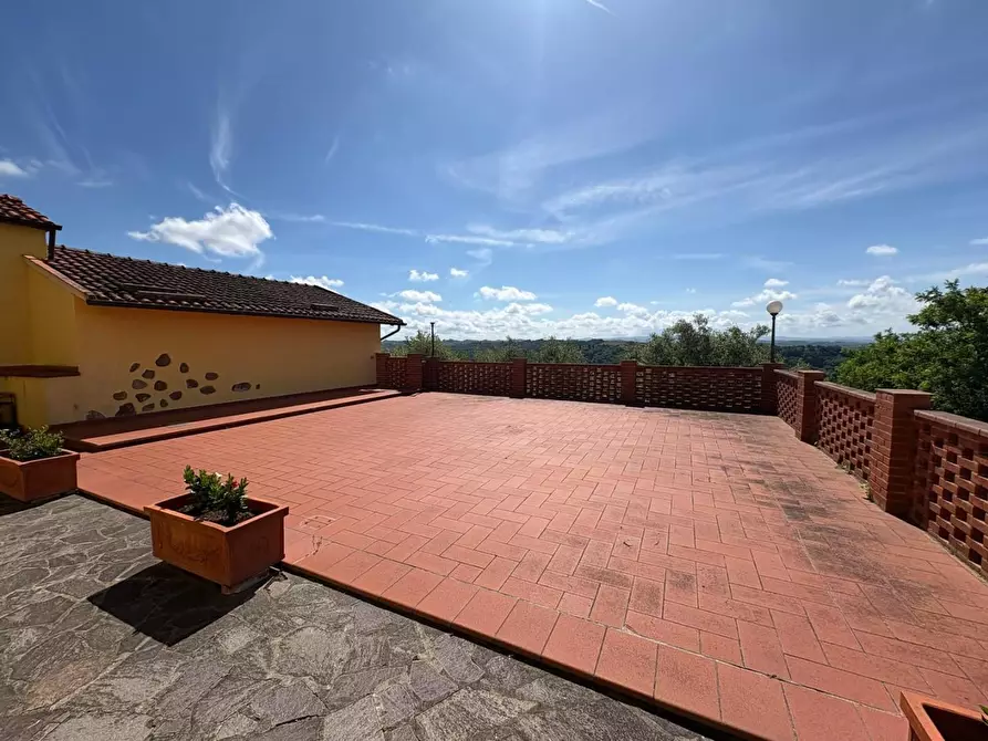 Immagine 10 di Casa colonica in vendita  a Palaia