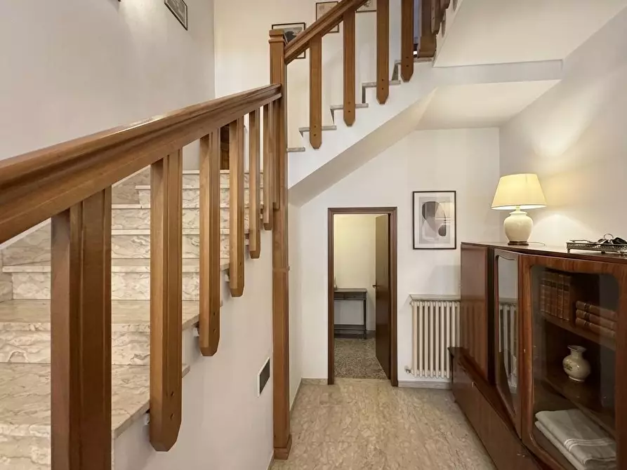 Immagine 21 di Porzione di casa in vendita  a Pontedera