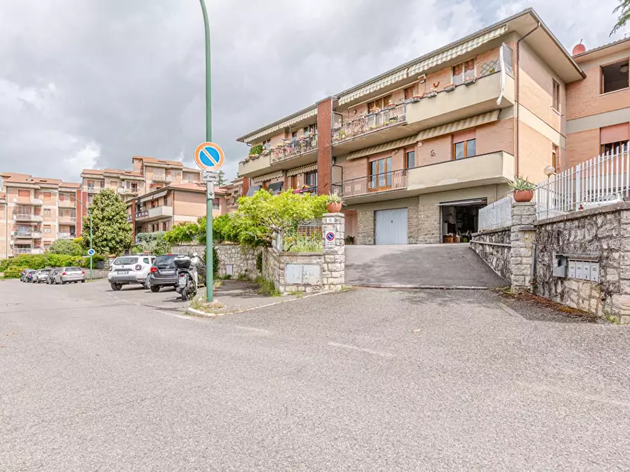 Immagine 54 di Appartamento in vendita  a Siena