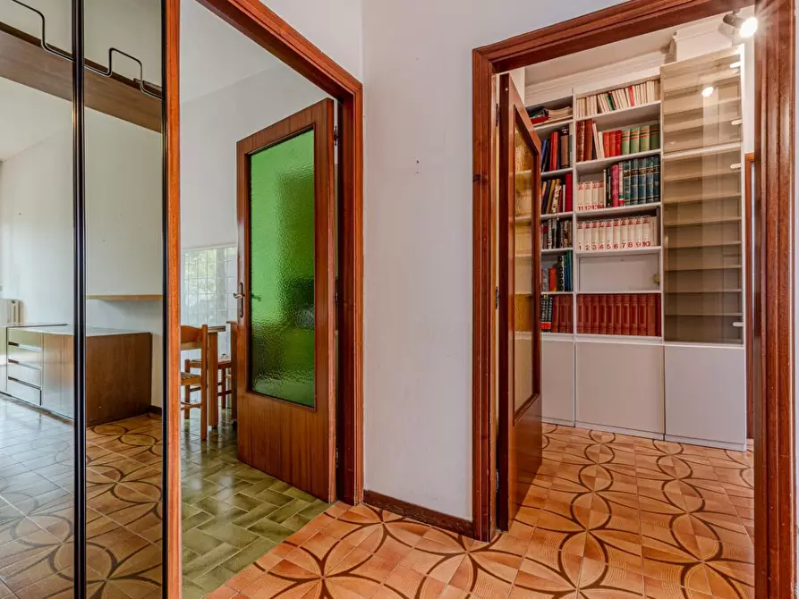 Immagine 15 di Appartamento in vendita  a Siena