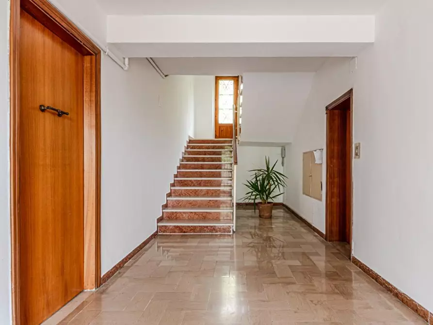 Immagine 47 di Appartamento in vendita  a Siena