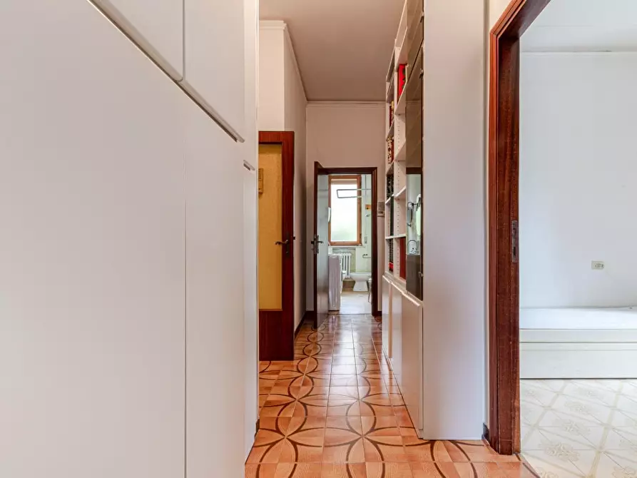 Immagine 36 di Appartamento in vendita  a Siena