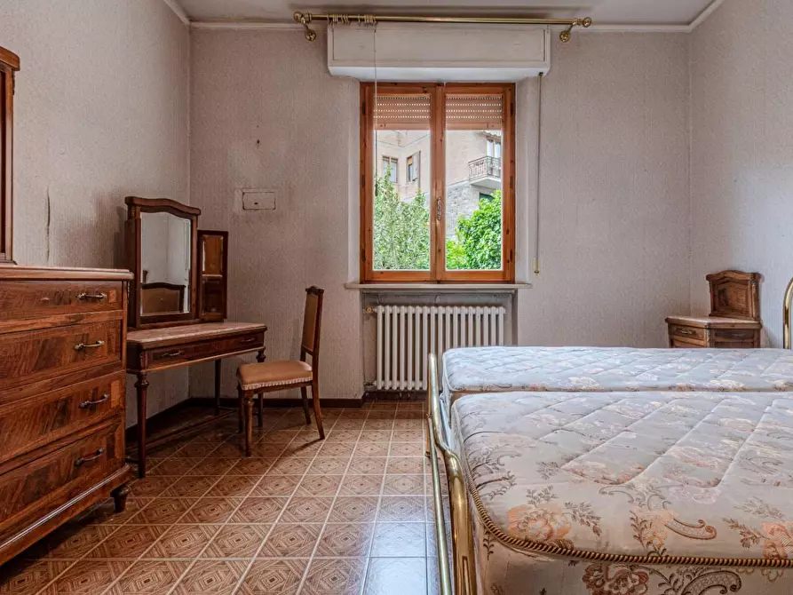 Immagine 21 di Appartamento in vendita  a Siena