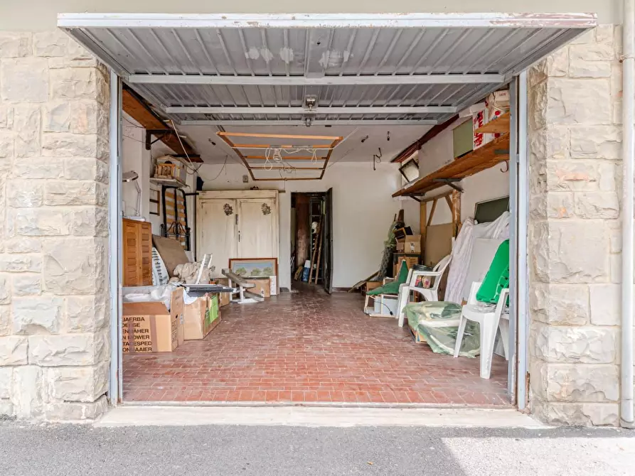 Immagine 48 di Appartamento in vendita  a Siena