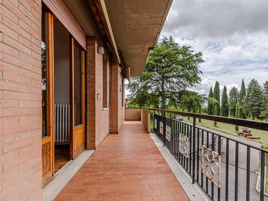 Immagine 9 di Appartamento in vendita  a Siena