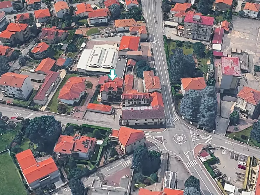 Immagine 2 di Garage in vendita  a Trezzo Sull'adda