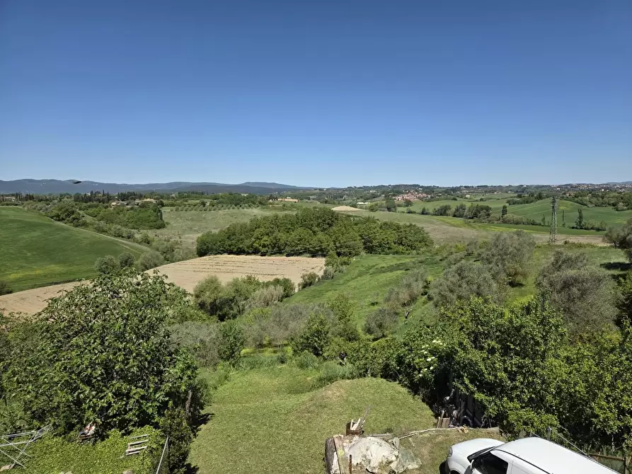 Immagine 8 di Appartamento in vendita  a Siena