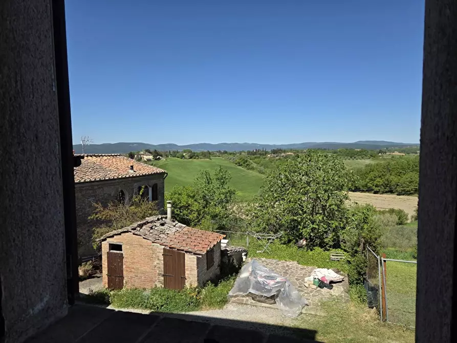 Immagine 5 di Appartamento in vendita  a Siena