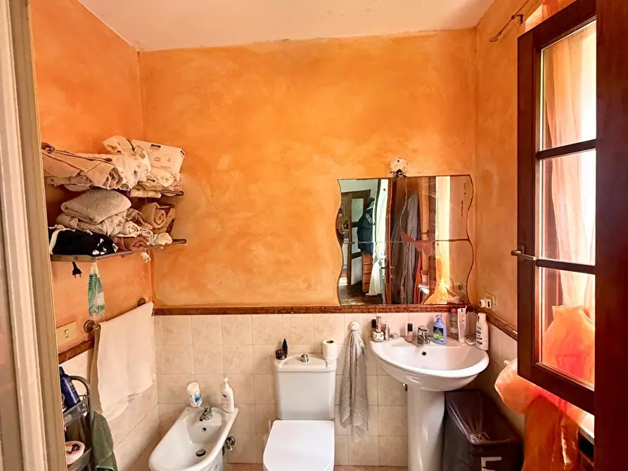 Immagine 15 di Appartamento in vendita  a Massa