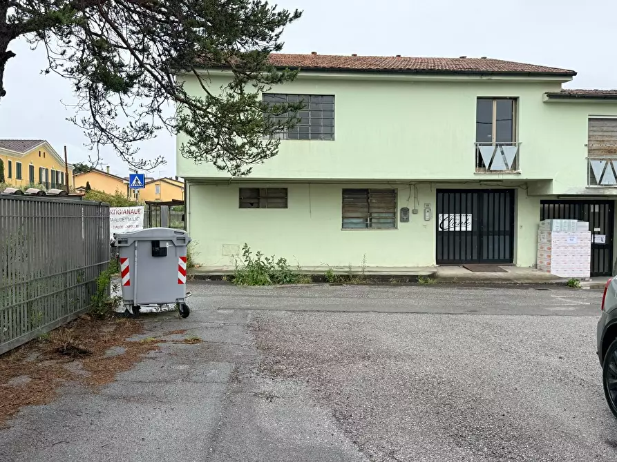 Immagine 20 di Attività artigianale in vendita  a Porcari