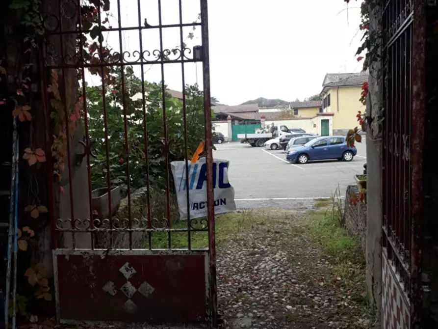 Immagine 2 di Appartamento in vendita  a Torre Beretti E Castellaro