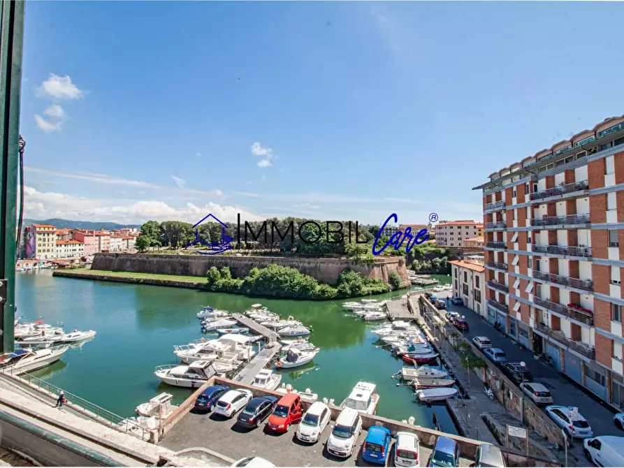 Immagine 1 di Appartamento in vendita  a Livorno