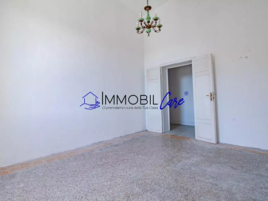 Immagine 3 di Appartamento in vendita  a Livorno