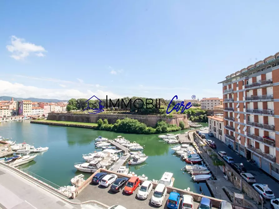 Immagine 9 di Appartamento in vendita  a Livorno