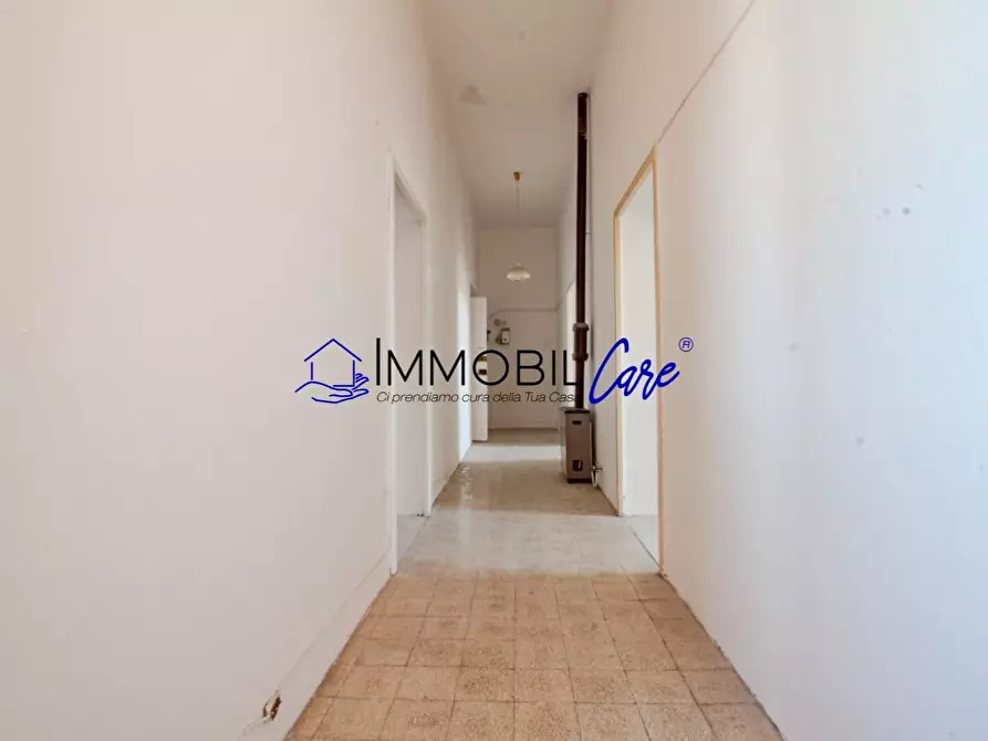 Immagine 5 di Appartamento in vendita  a Livorno