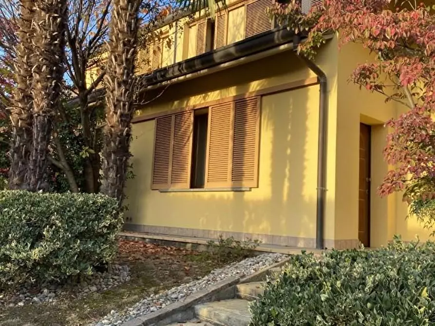 Immagine 1 di Casa bifamiliare in vendita  a Verano Brianza