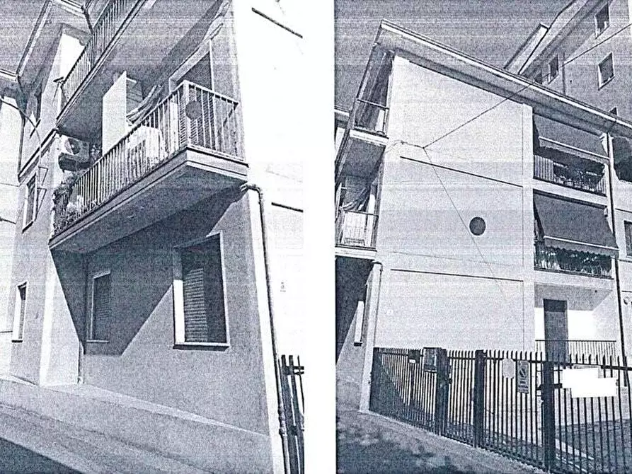 Immagine 2 di Appartamento in vendita  a Voghera