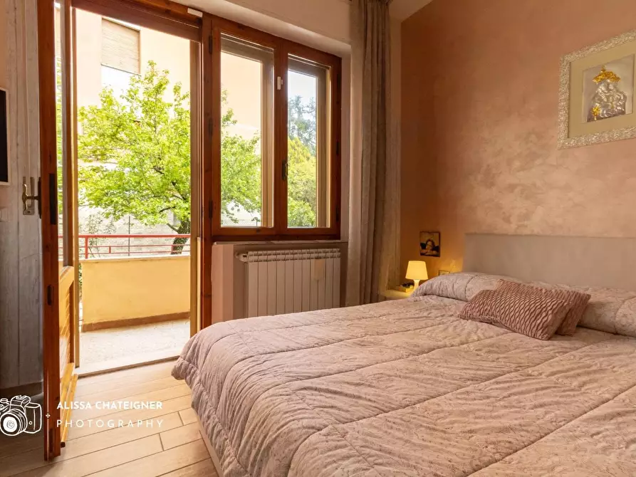Immagine 1 di Appartamento in vendita  a Siena