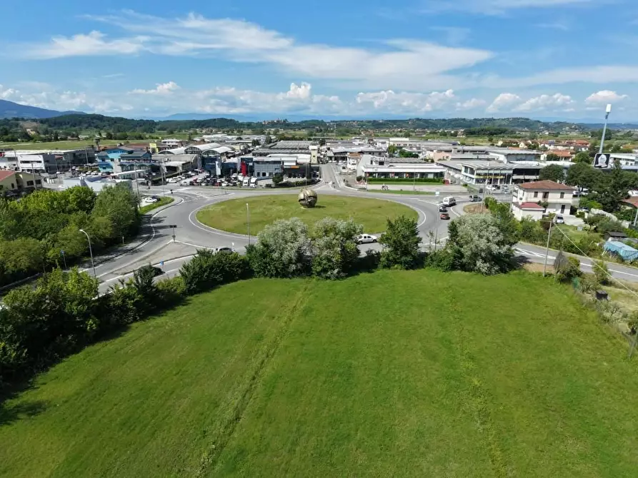 Immagine 1 di Terreno industriale in vendita  a Pontedera